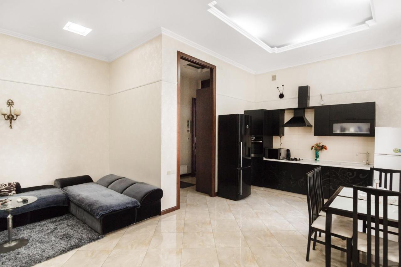 Downtown Prestige Apartment Одеса Екстериор снимка