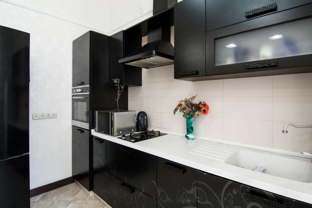 Downtown Prestige Apartment Одеса Екстериор снимка