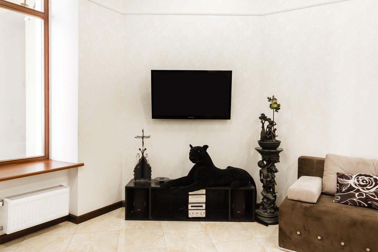 Downtown Prestige Apartment Одеса Екстериор снимка