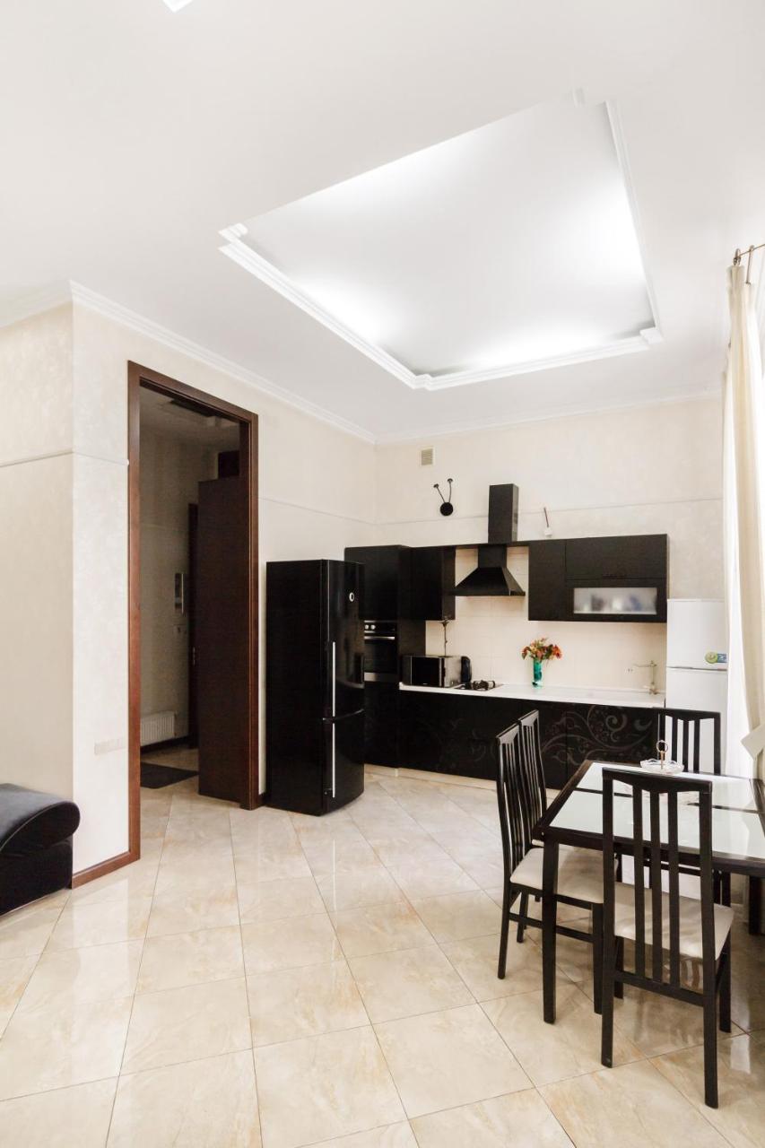 Downtown Prestige Apartment Одеса Екстериор снимка