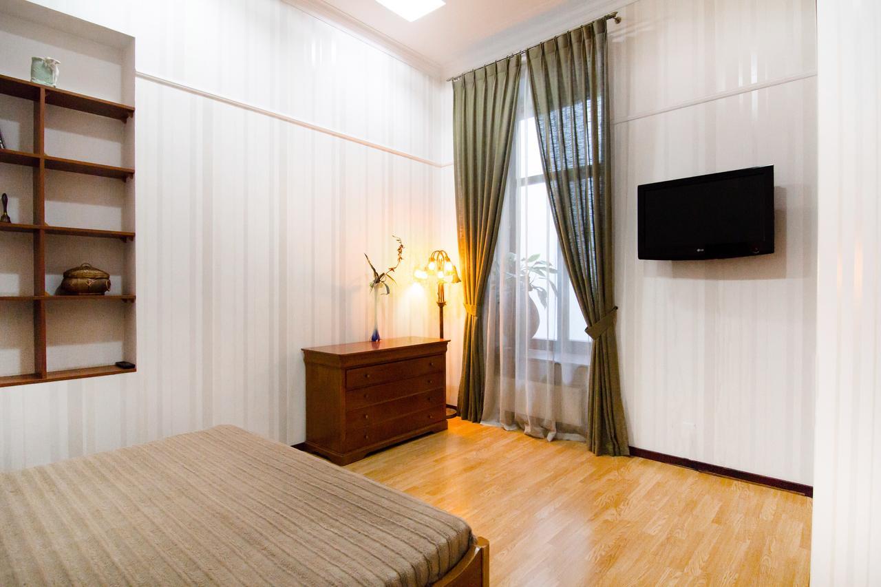 Downtown Prestige Apartment Одеса Екстериор снимка