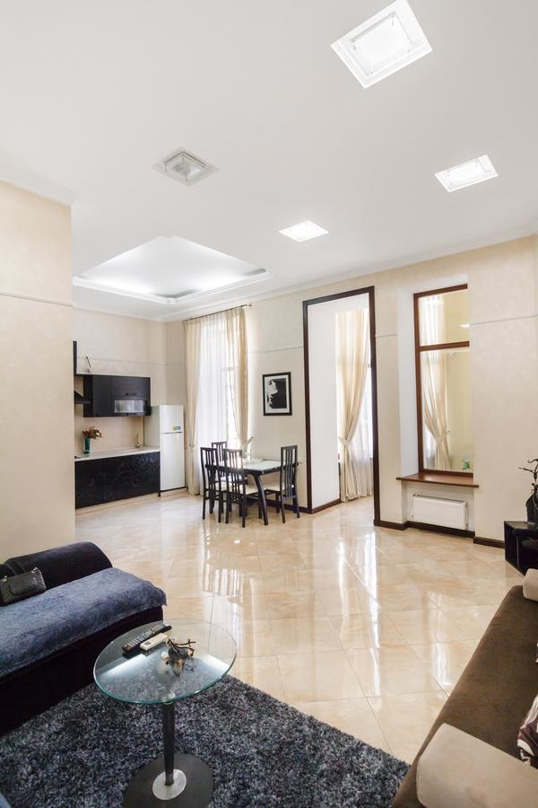 Downtown Prestige Apartment Одеса Екстериор снимка